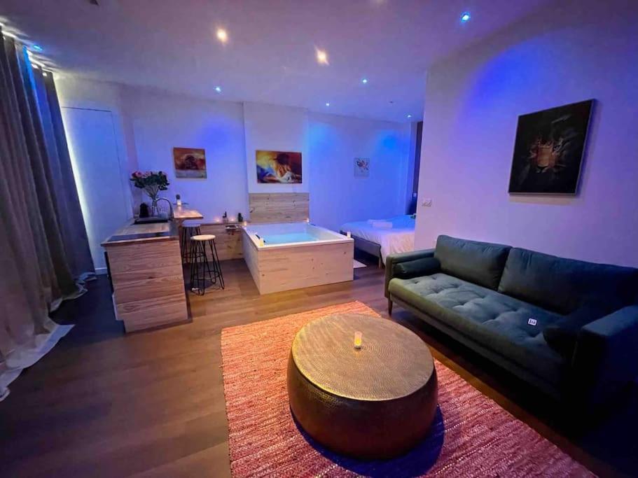 Colline, La Suite Cinema Spa Privee Nancy Exterior foto